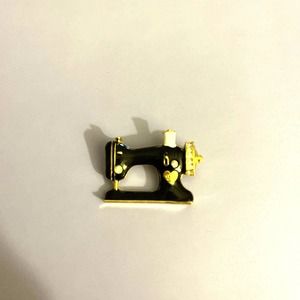 Gold Tone Black Enamel Sewing Machine Brooch Pin Jewelry
